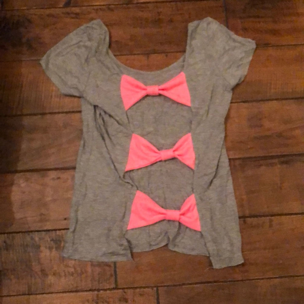 Super Soft T-Shirt With Bow Open Back